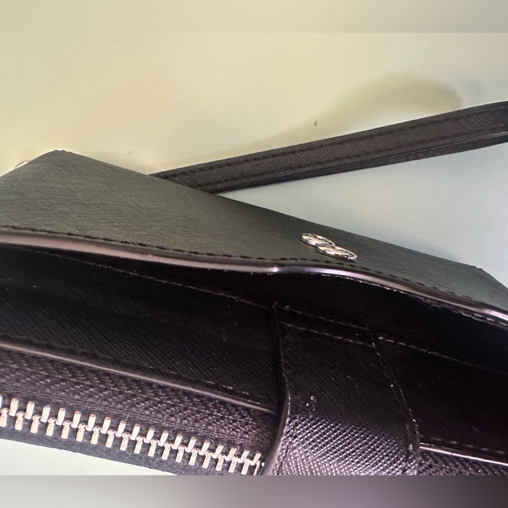 Michael Kors Black Wallet - Picture 5 of 9